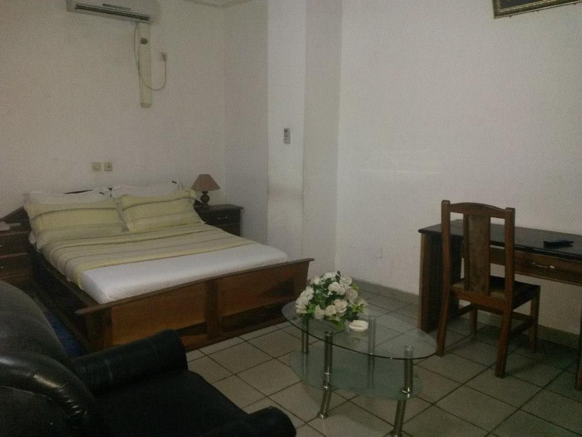 Barcelone Hotel Douala Exterior foto