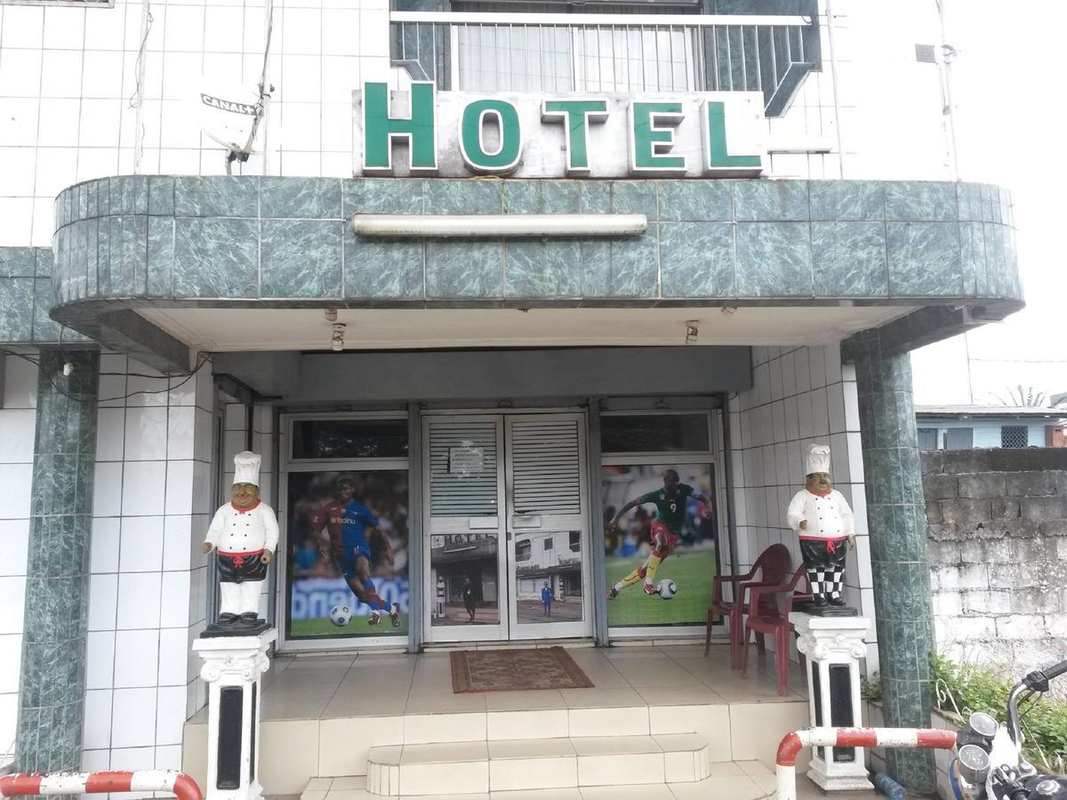 Barcelone Hotel Douala Exterior foto
